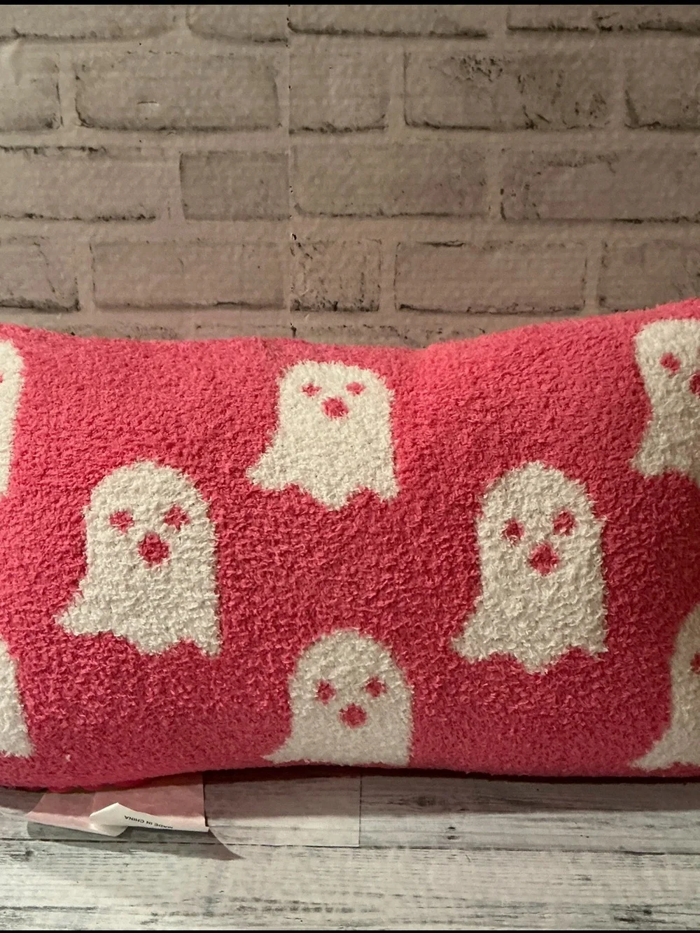 CUPCAKES & CASHMERE 2Pc. Feather Ghosts Throw & Matching Oblong Pillow